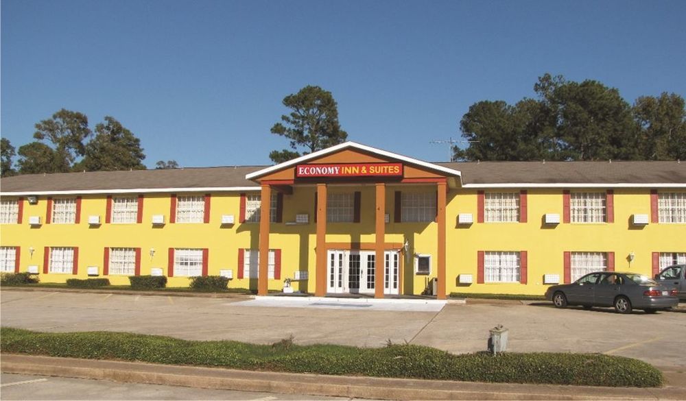 Scottish Inn And Suites Tomball Exterior photo